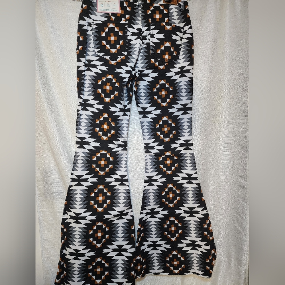 ✨️NWT✨️ Ranch Dress'n High Waist Super Flare Aztec Southwest Jeans, Size 10 - Picture 3 of 9